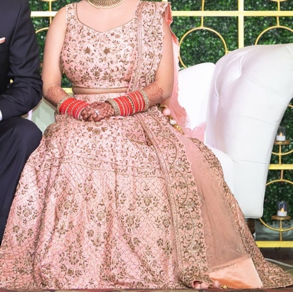 Indian reception lehanga - Picture 1 of 3